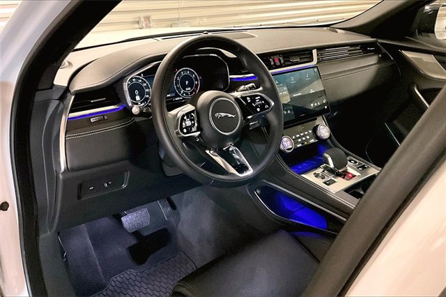 Used 2025 Jaguar F-PACE R-Dynamic S image 24