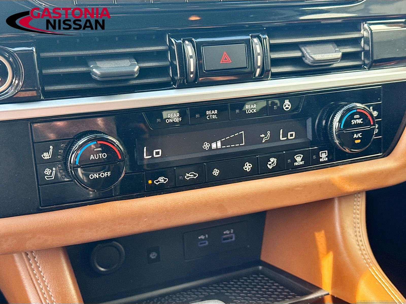 Used 2024 Nissan Pathfinder Platinum image 21