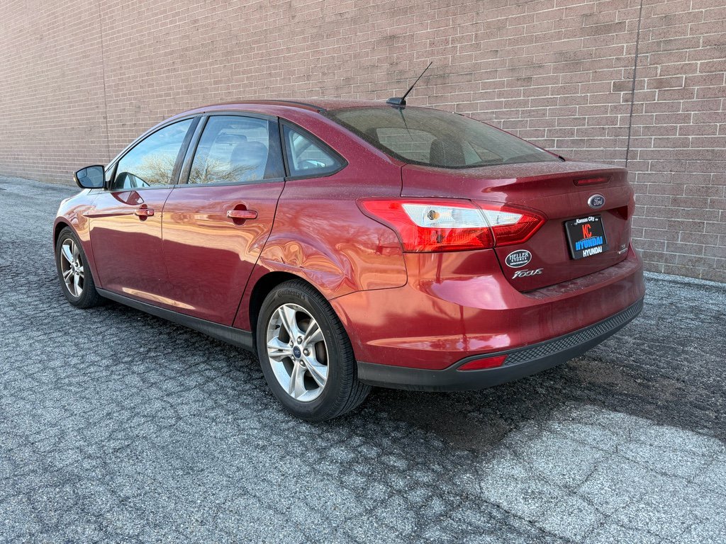 Used 2014 Ford Focus SE w/ SE Winter Package FWD image 24