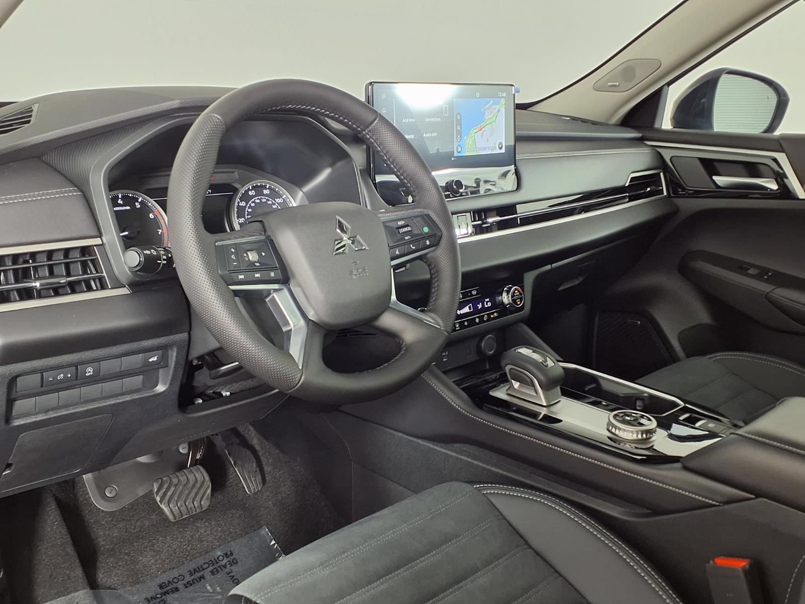 New 2026 Mitsubishi Outlander AWD image 14