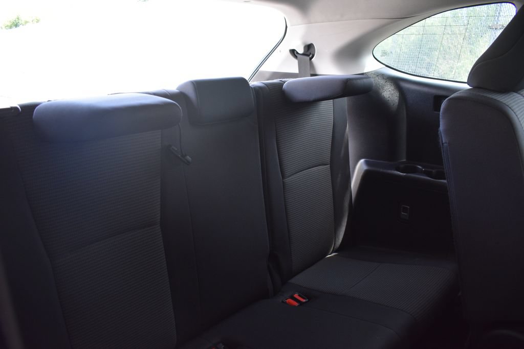Used 2025 Toyota Highlander LE FWD image 31