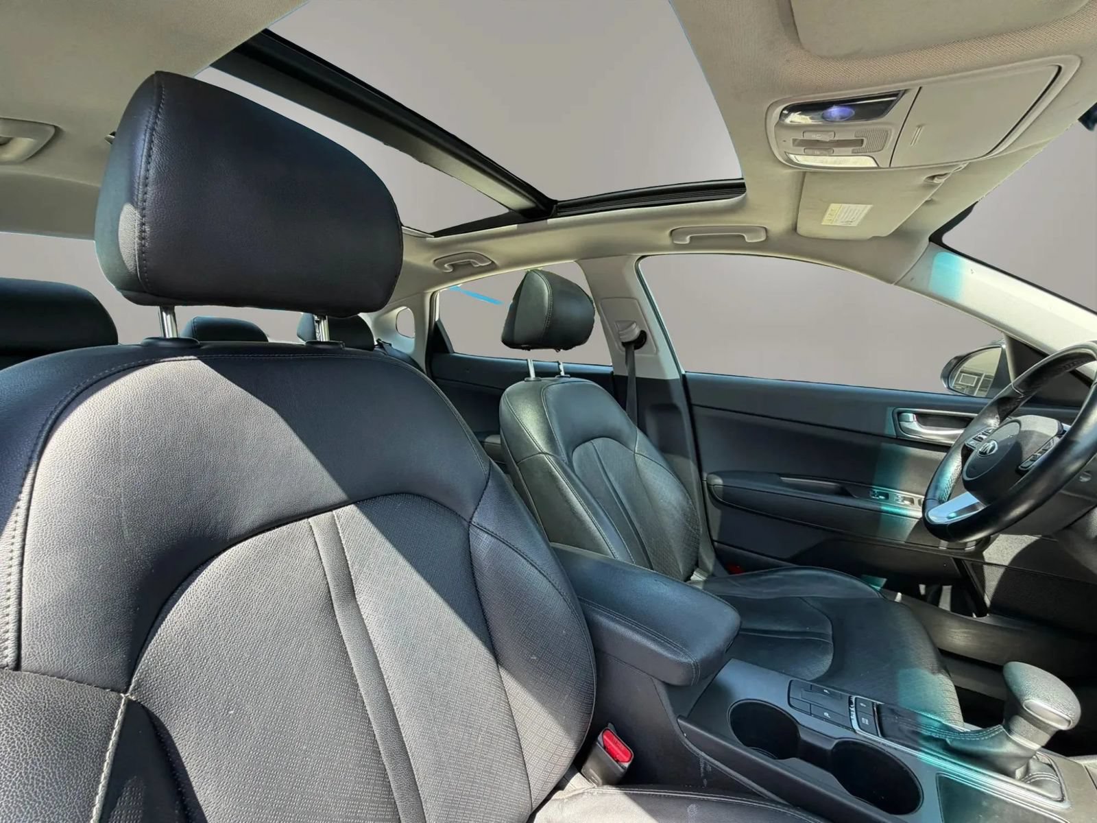 Used 2020 Kia Optima SE FWD image 27