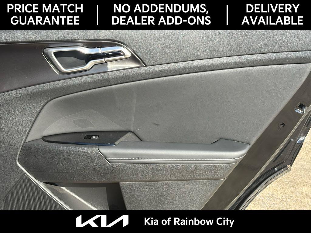 Used 2025 Kia Sportage EX FWD image 14