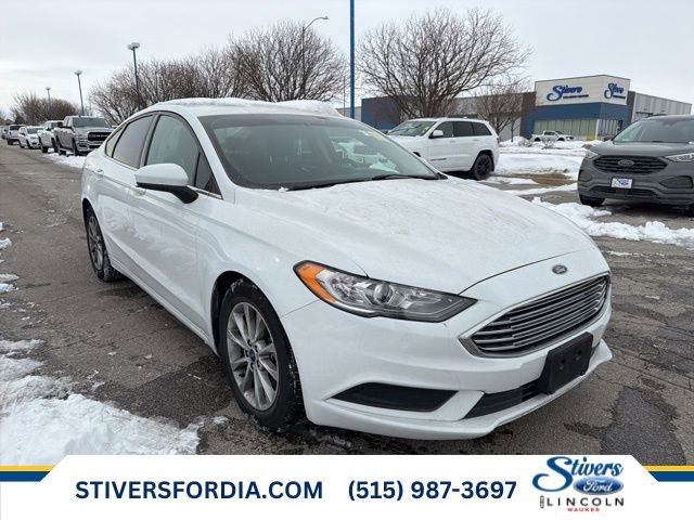 Used 2017 Ford Fusion SE w/ Fusion SE Technology Package image 1