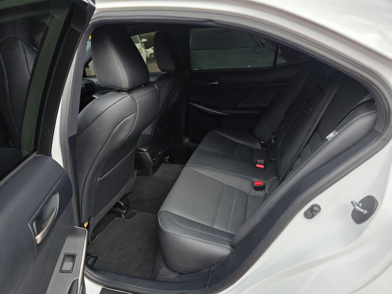Used 2020 Lexus IS 350 F Sport w/ F Sport Package image 11