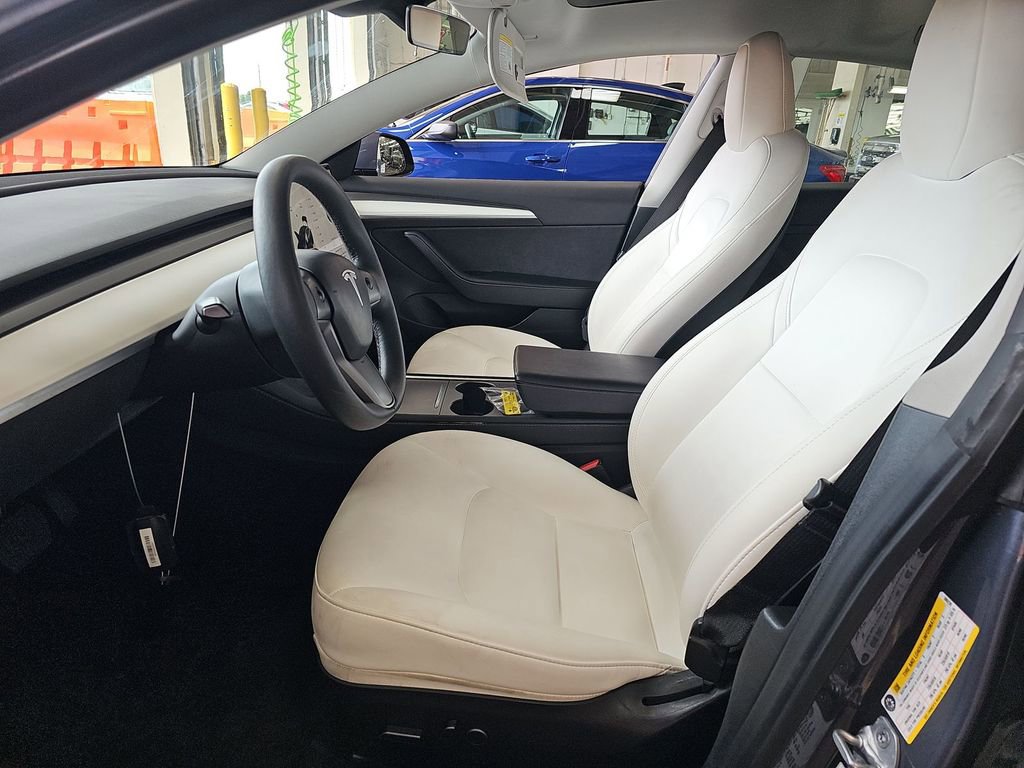 Used 2023 Tesla Model 3 Standard Range RWD image 3