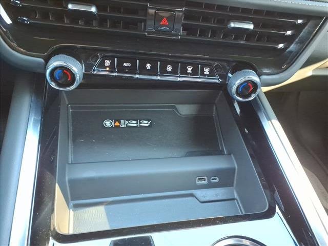 Used 2025 Chevrolet Tahoe Z71 w/ Comfort Package image 28