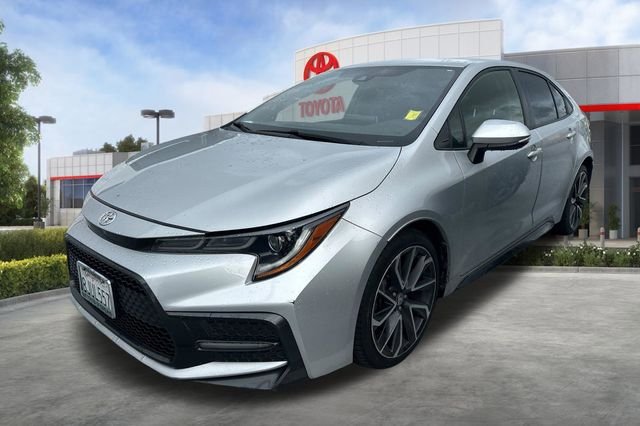 Used 2020 Toyota Corolla SE FWD image 2