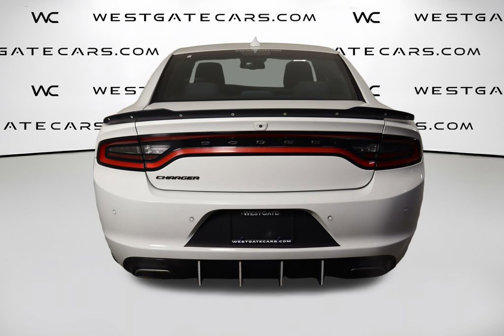 Used 2016 Dodge Charger SXT w/ Blacktop Package RWD image 4
