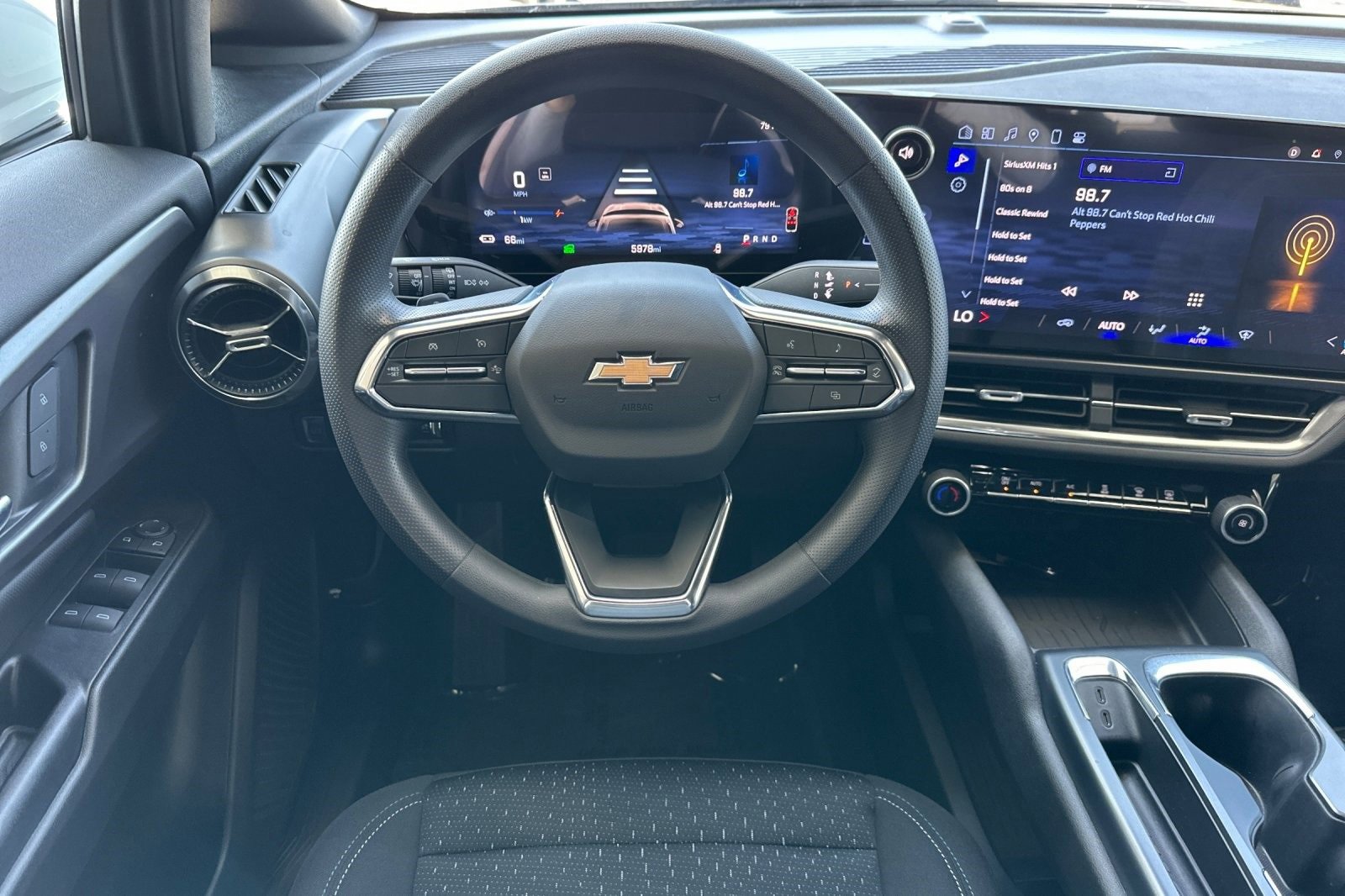 Used 2025 Chevrolet Equinox EV LT image 16