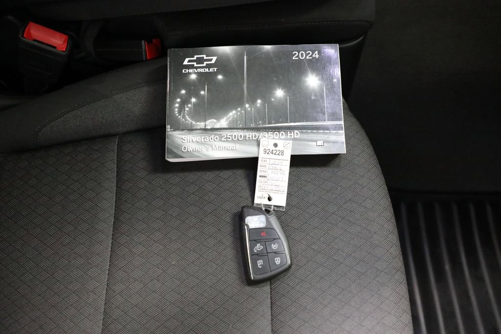 Used 2024 Chevrolet Silverado 2500 Custom w/ Custom Value Package image 21