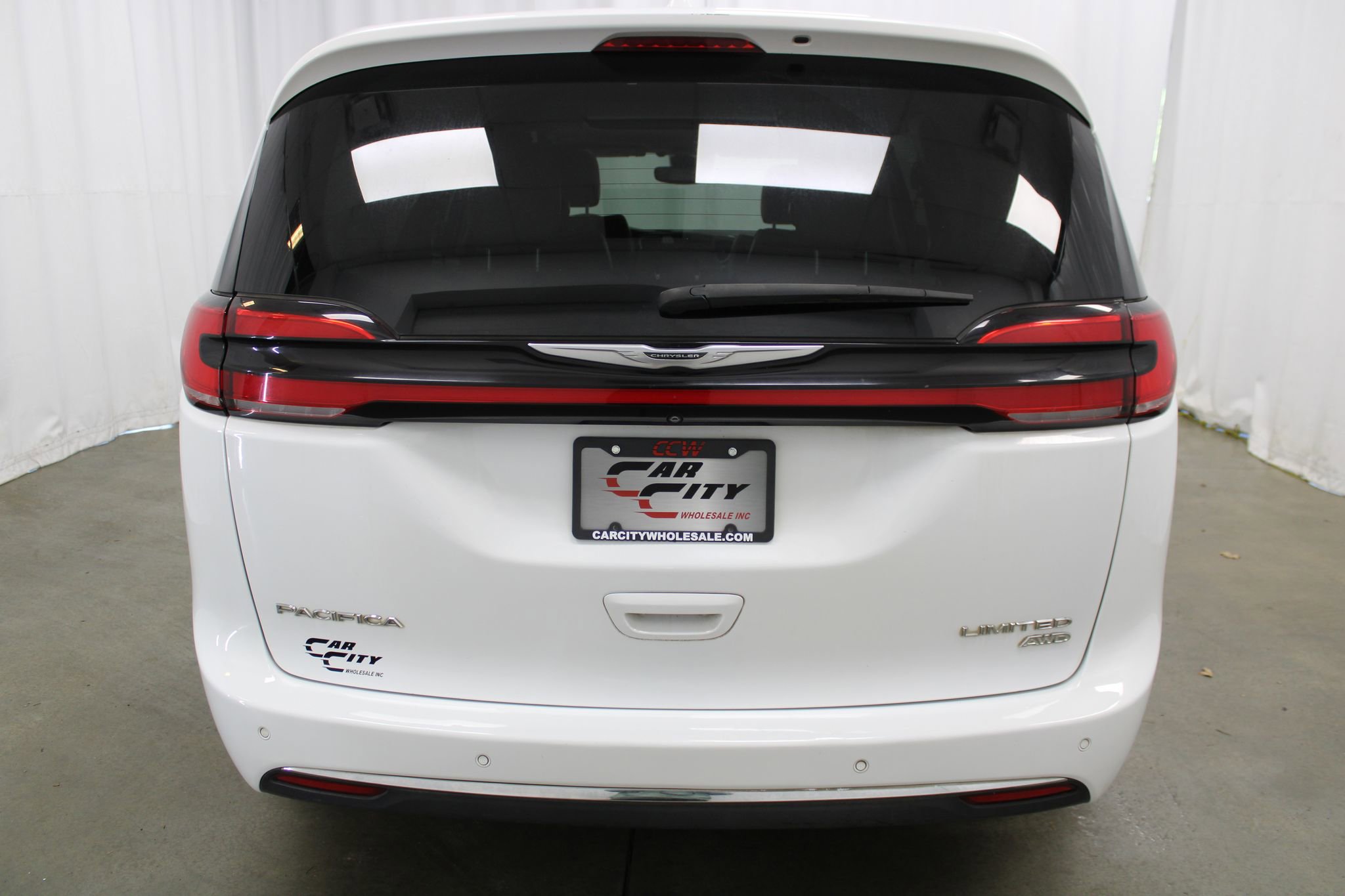 Used 2021 Chrysler Pacifica Limited w/ Premium & Safety Sphere Group AWD/4WD image 6