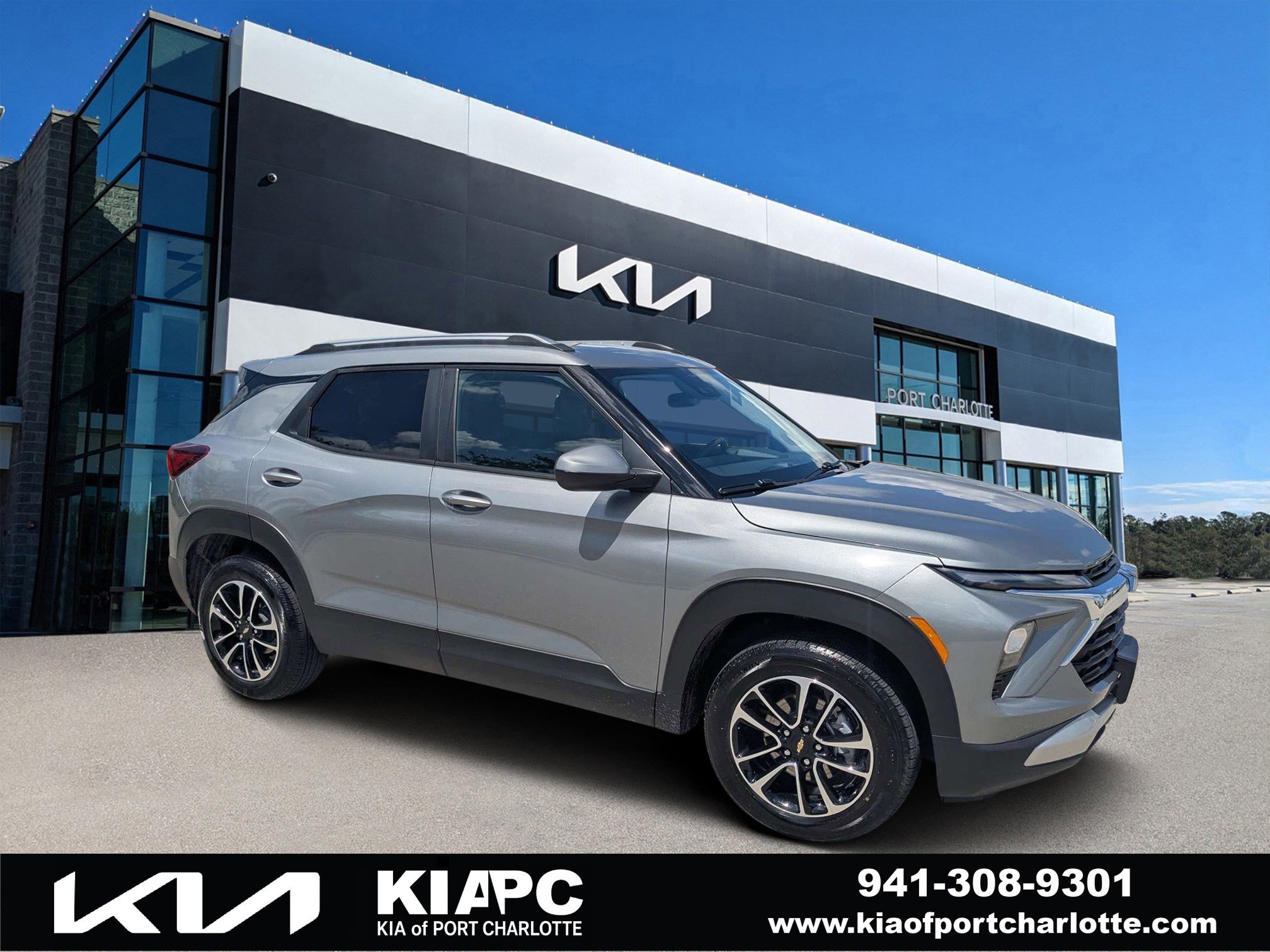 Used 2025 Chevrolet TrailBlazer LT AWD/4WD image 1