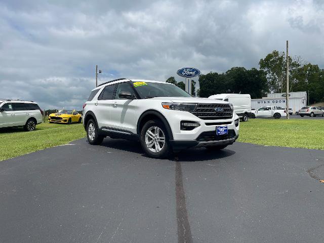 Certified 2023 Ford Explorer XLT w/ Equipment Group 202A image 3
