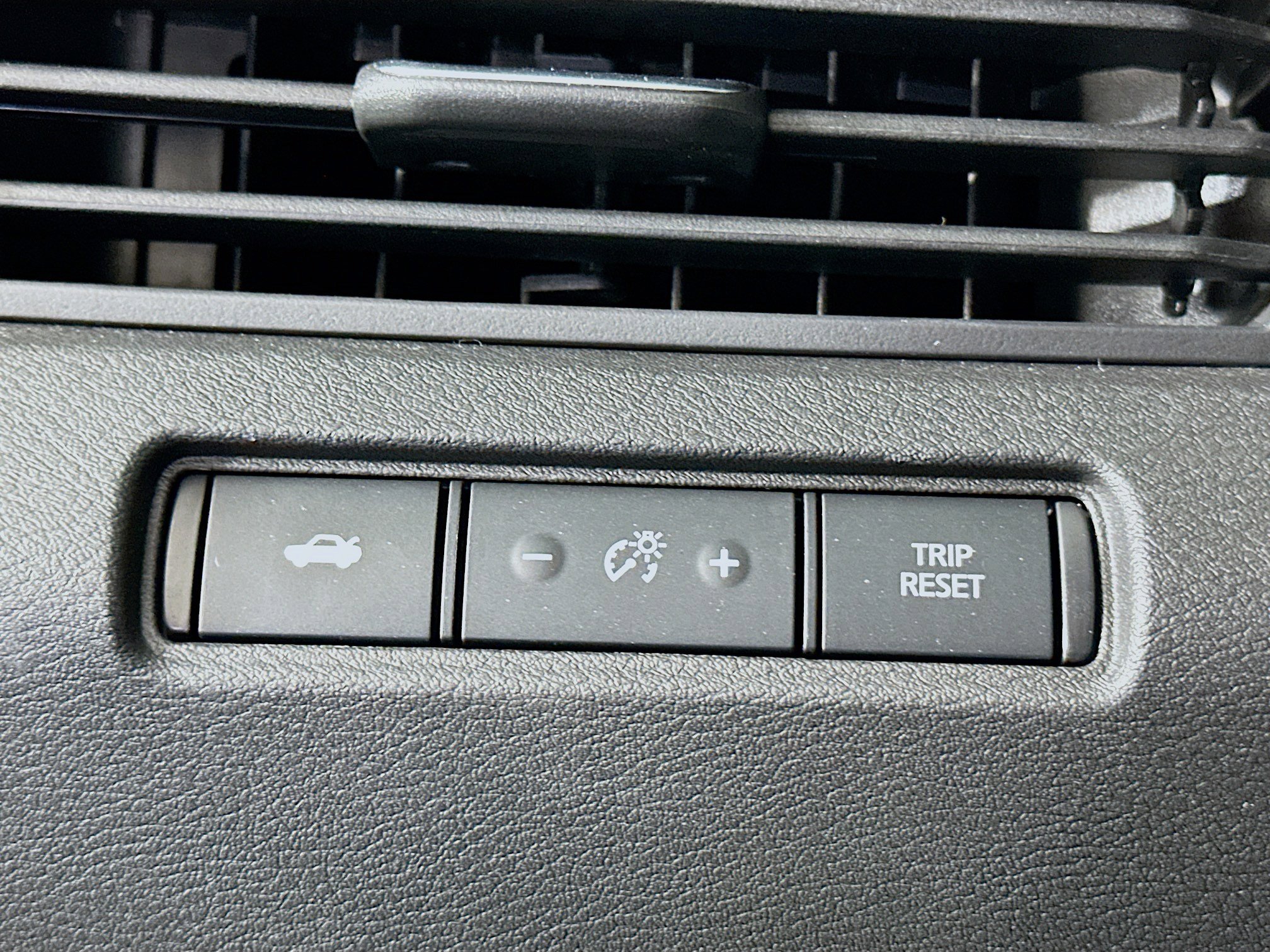 Used 2025 Nissan Altima 2.5 SV image 17