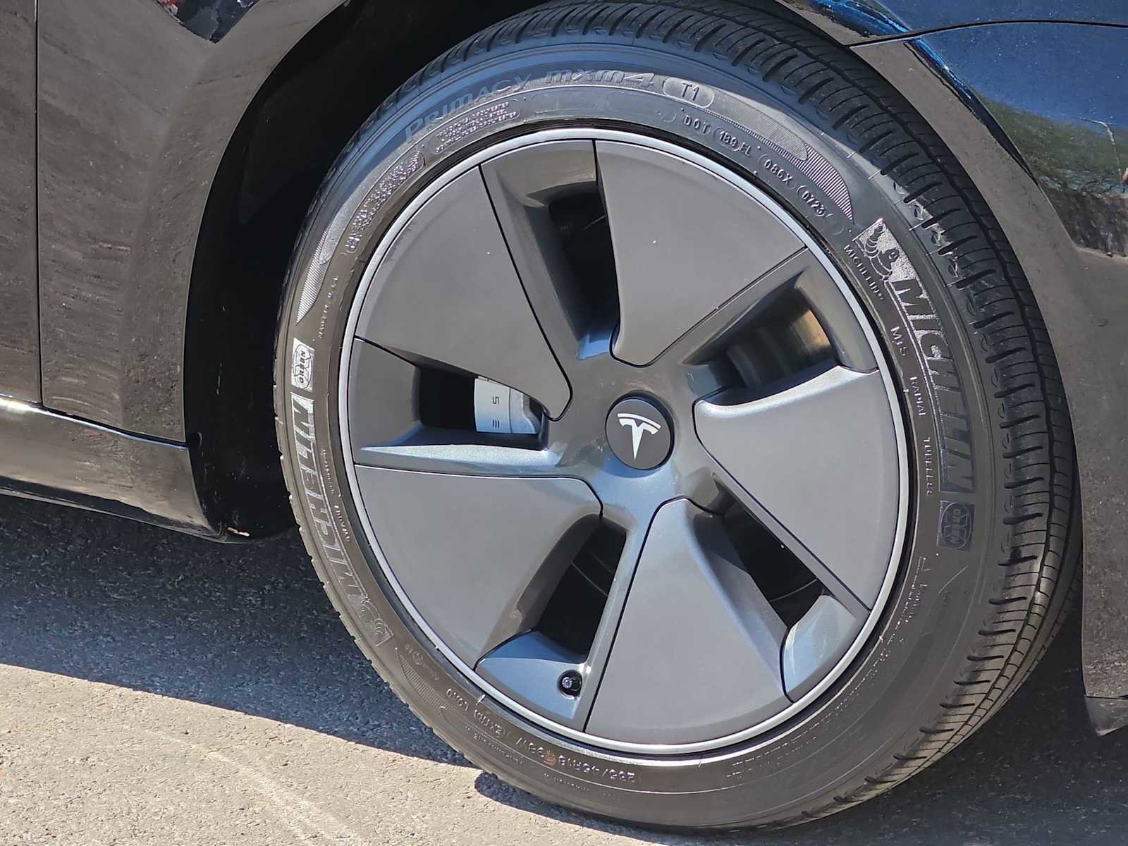 Used 2023 Tesla Model 3 Standard Range image 12