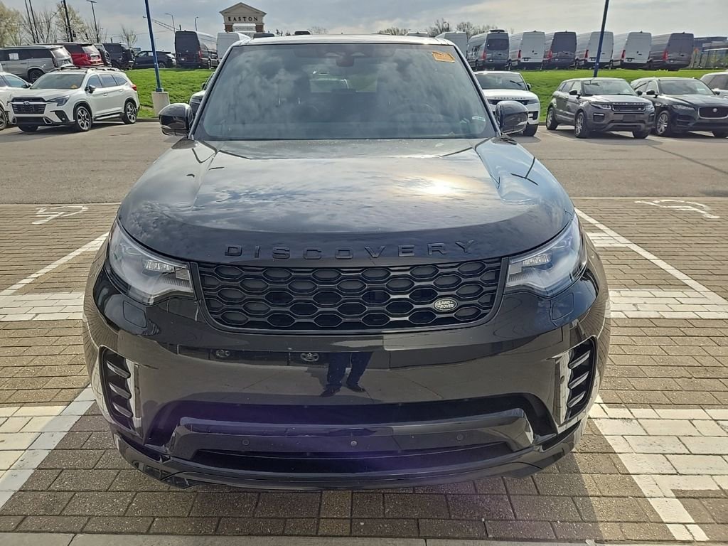 Certified 2024 Land Rover Discovery Dynamic SE image 2