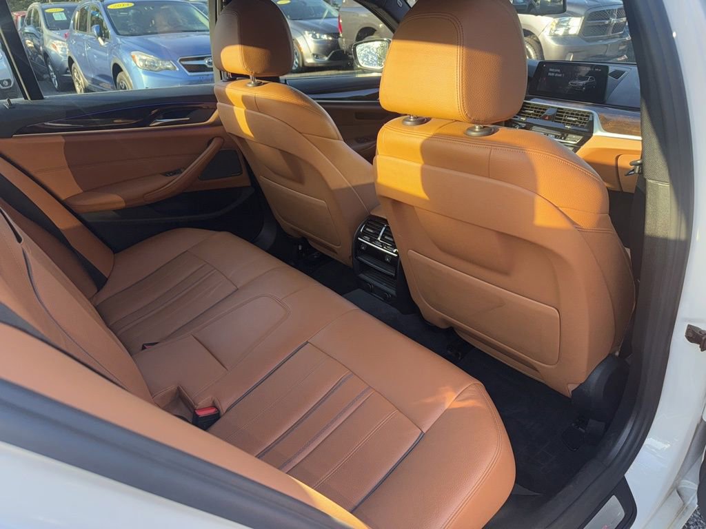 Used 2017 BMW 540i xDrive image 39