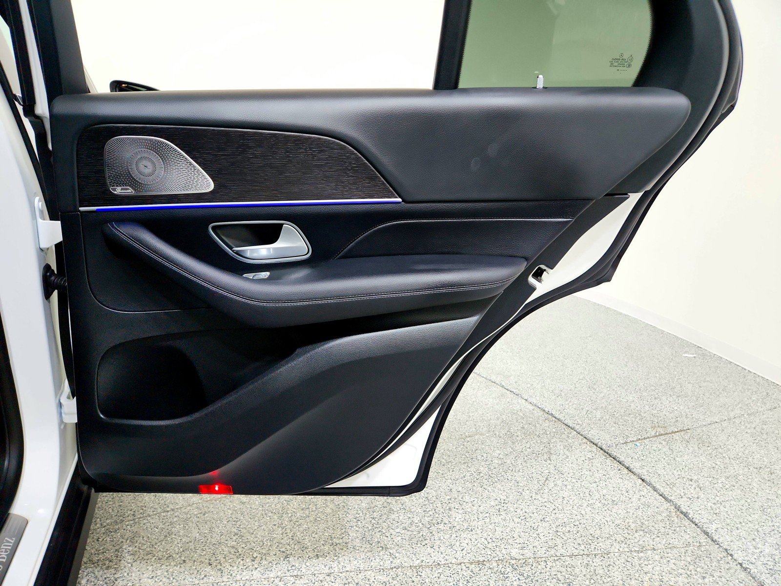 Certified 2025 Mercedes-Benz GLE 450e 4MATIC image 29