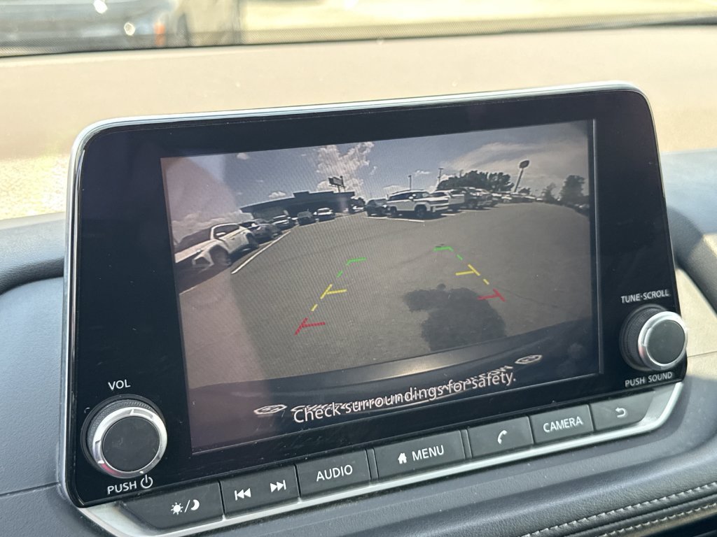 Used 2023 Nissan Rogue SV FWD image 25