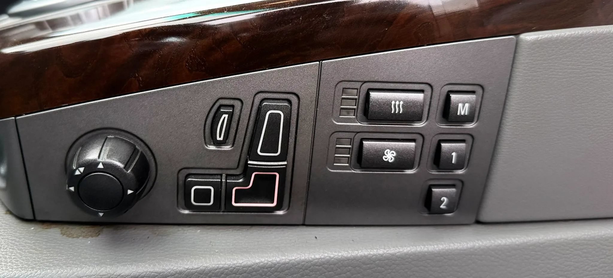 Used 2006 BMW 750Li RWD image 25