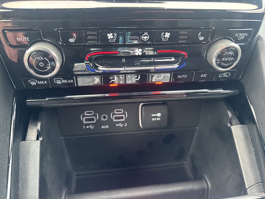 Used 2023 Jeep Grand Cherokee Overland image 18