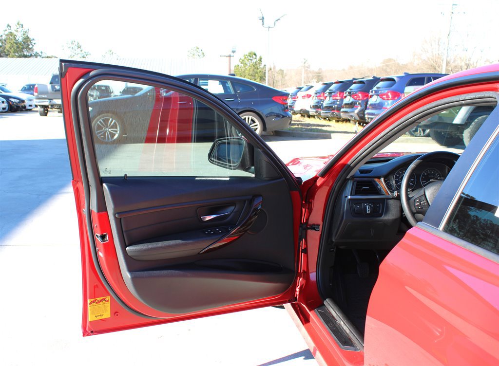 Used 2013 BMW 335i xDrive Sedan AWD/4WD image 27