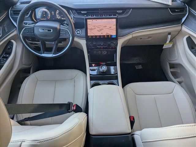New 2025 Jeep Grand Cherokee Limited image 15