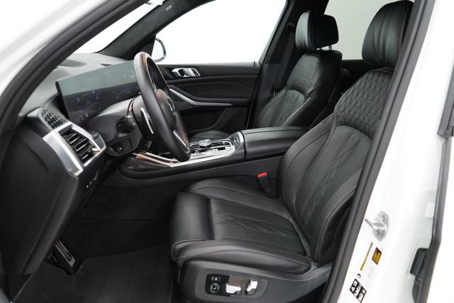 Used 2026 BMW X7 M60i image 9