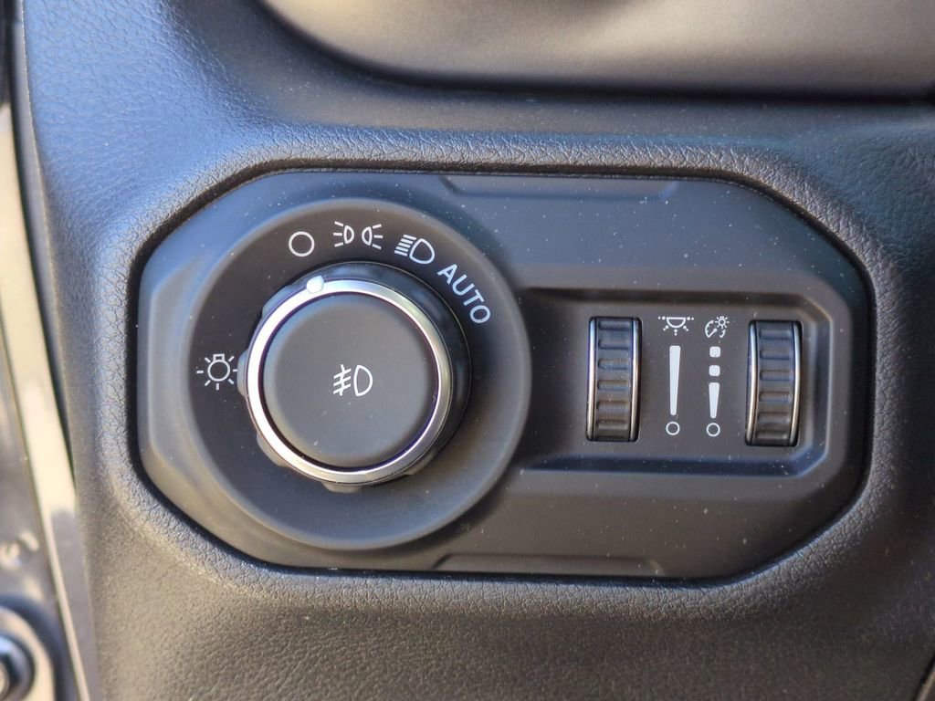 Used 2018 Jeep Wrangler Unlimited Rubicon image 25