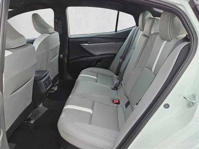 Used 2025 Toyota Camry SE FWD image 16
