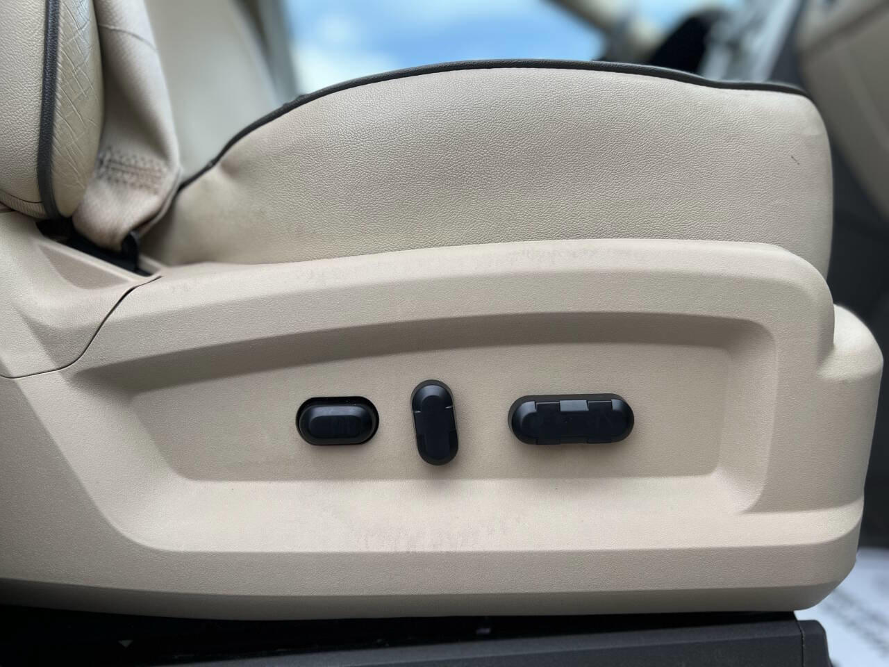 Used 2008 Lincoln MKX AWD image 34