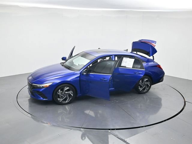 Used 2024 Hyundai Elantra Limited image 45