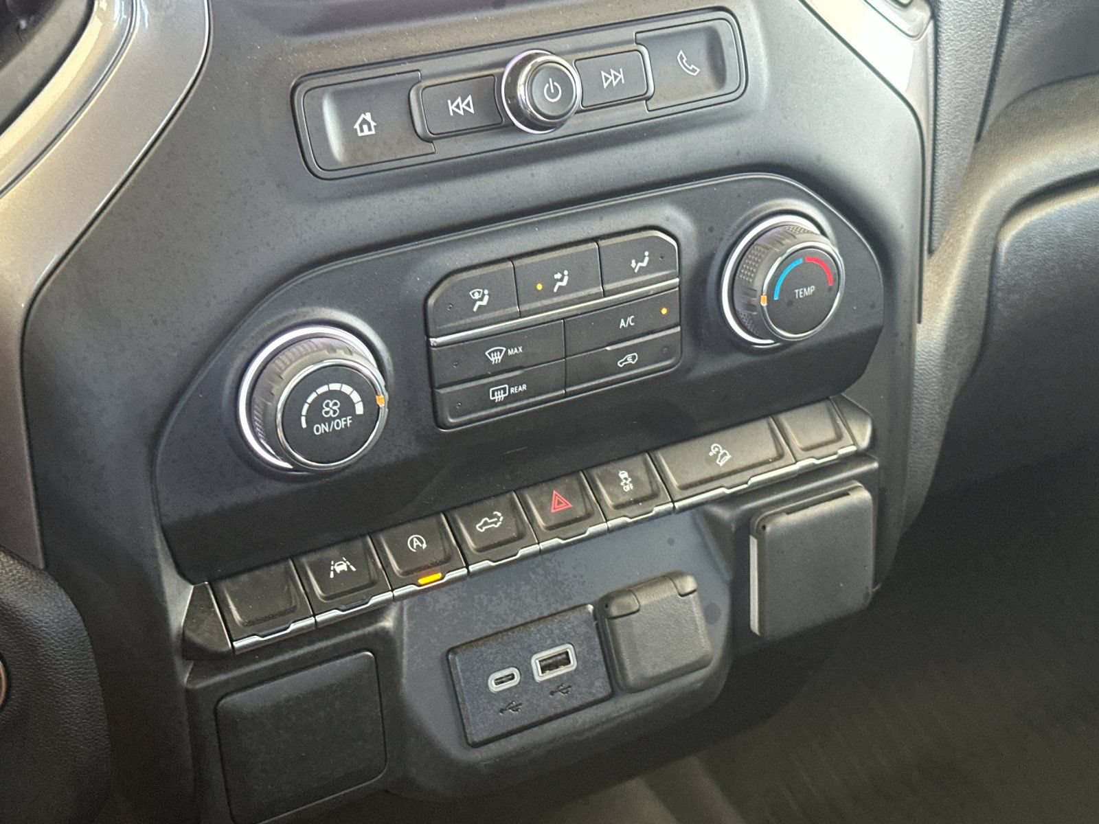 Used 2026 Chevrolet Silverado 1500 Custom Trail Boss w/ LPO, Dark Essentials Package AWD/4WD image 21