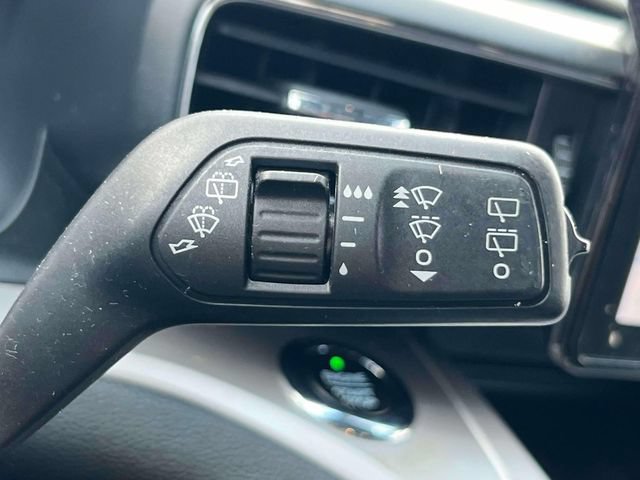 Used 2020 Ford Explorer XLT w/ Equipment Group 202A AWD/4WD image 24