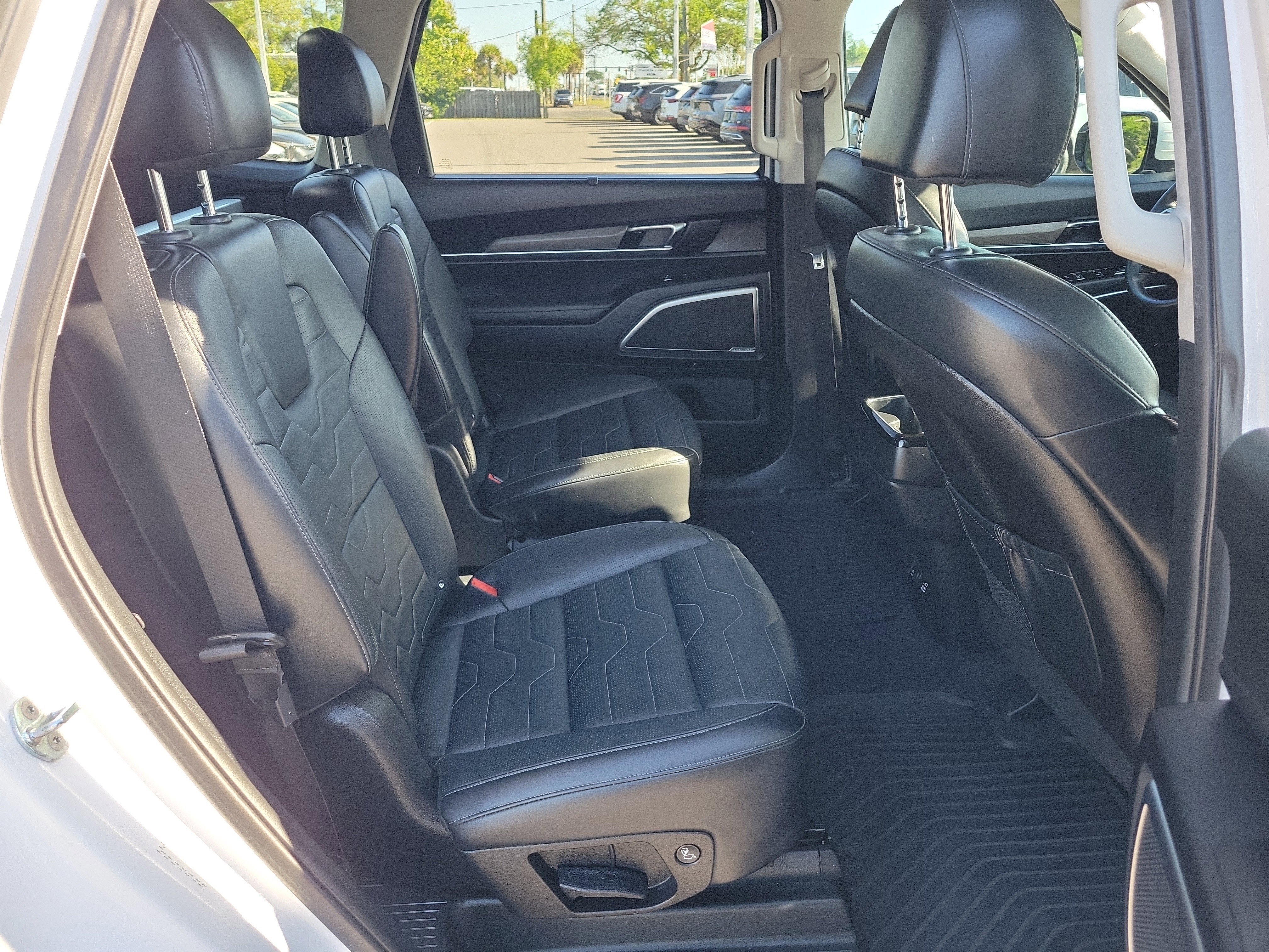 Certified 2022 Kia Telluride SX w/ SX Prestige Package AWD/4WD image 12