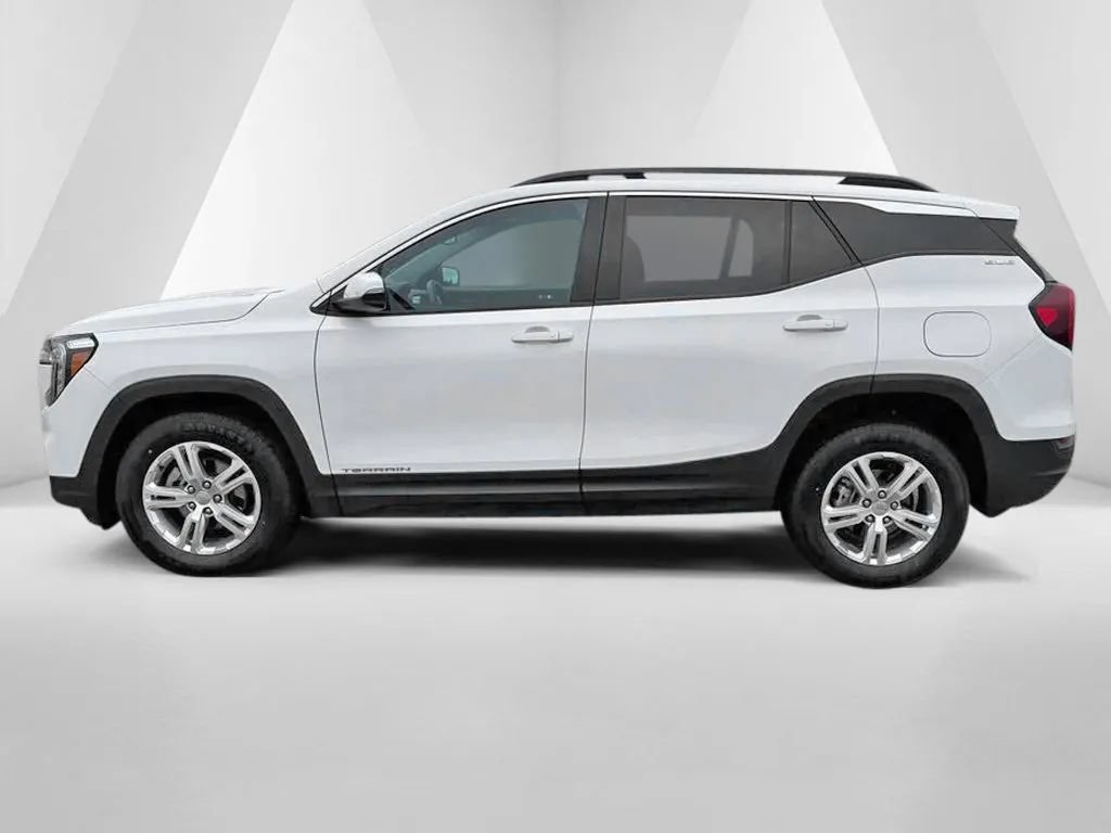 Used 2022 GMC Terrain SLE w/ Driver Convenience Package AWD/4WD image 4