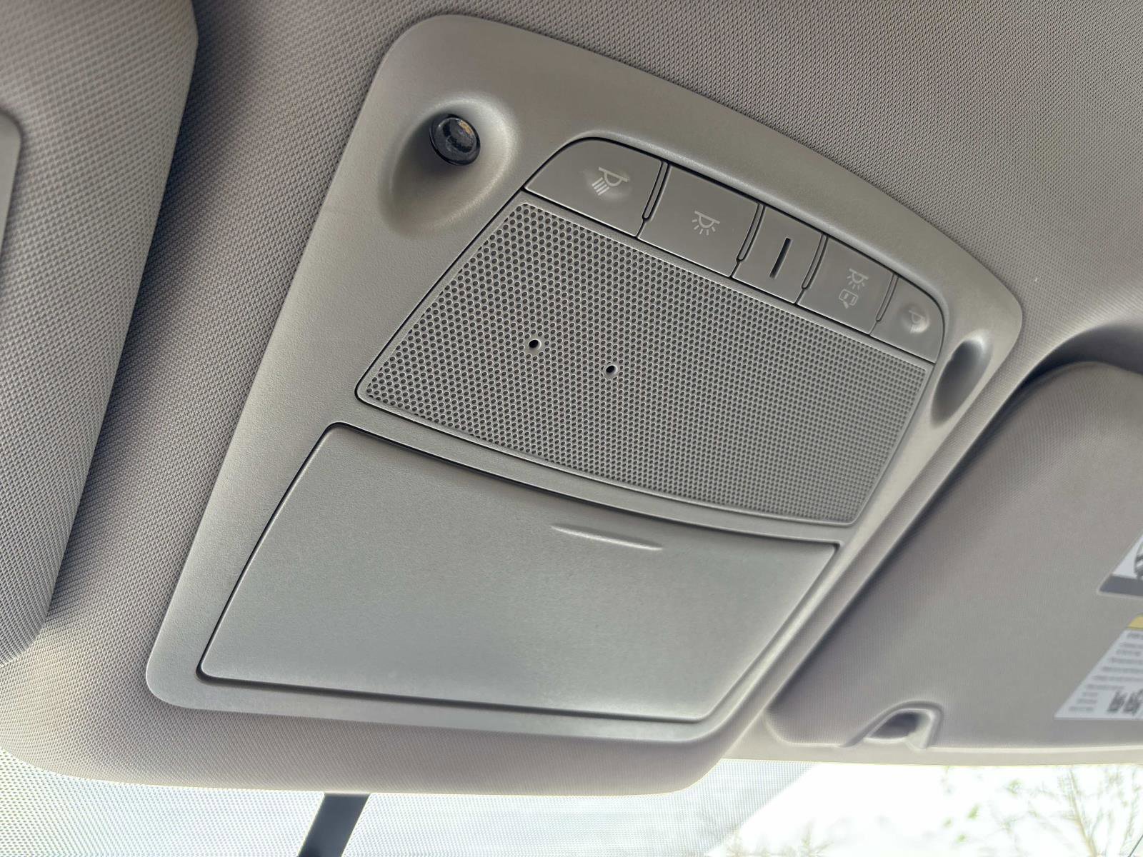 Used 2017 Nissan Rogue SV w/ SV Premium Package image 25