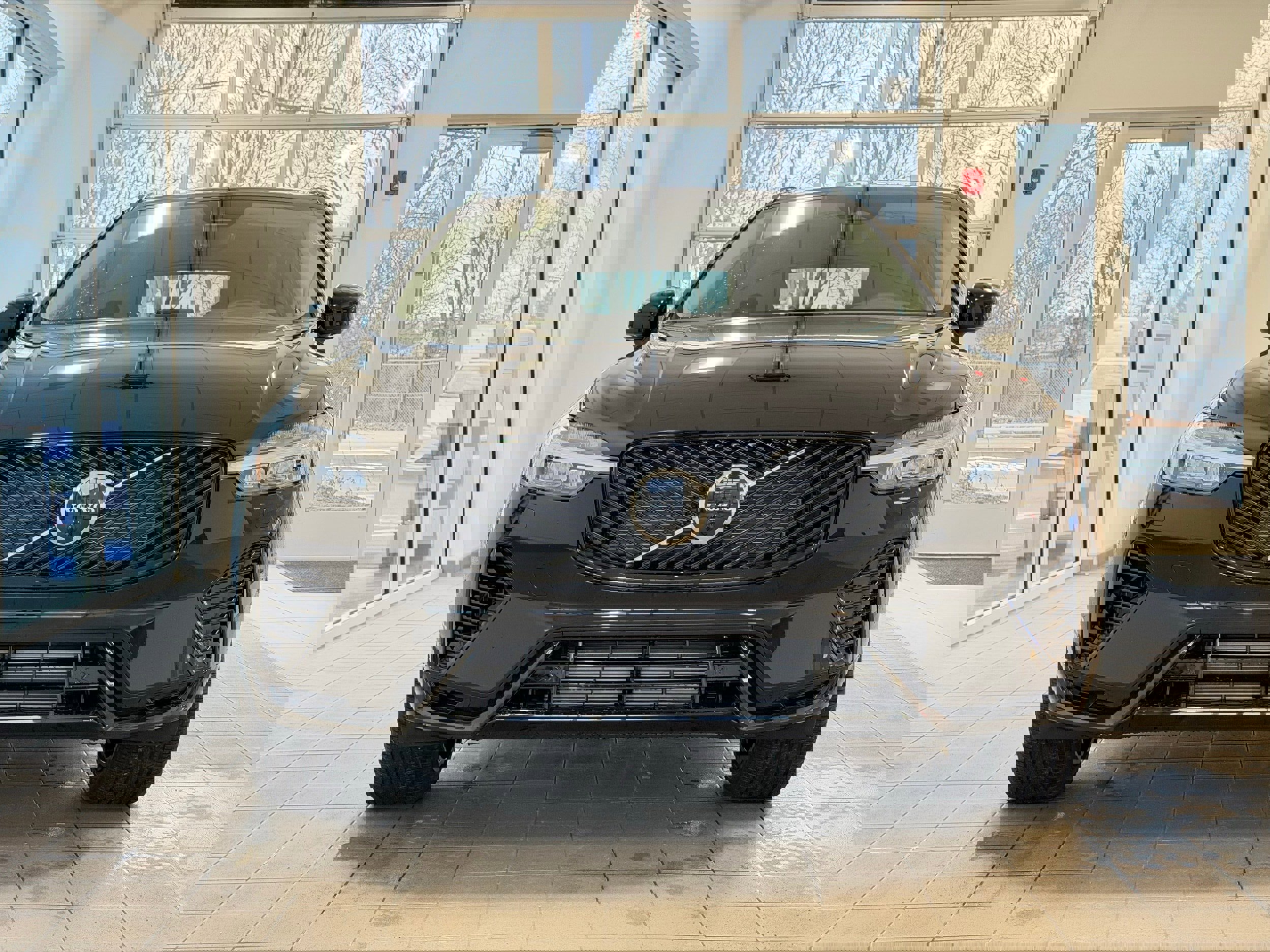 New 2026 Volvo XC60 T8 Ultra w/ Protection Package Premier image 2