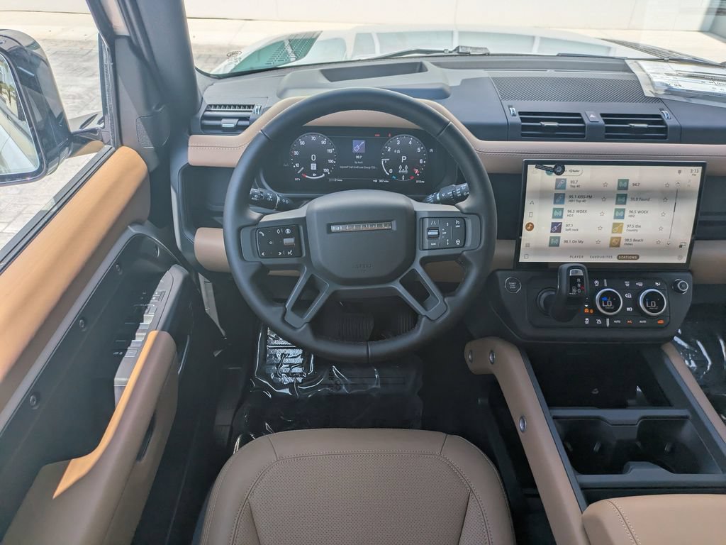 New 2026 Land Rover Defender 130 X-Dynamic SE AWD/4WD image 17