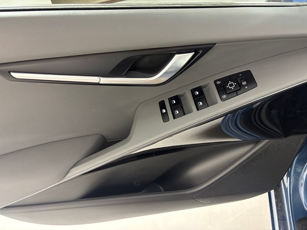 New 2026 Kia Niro EX FWD image 24
