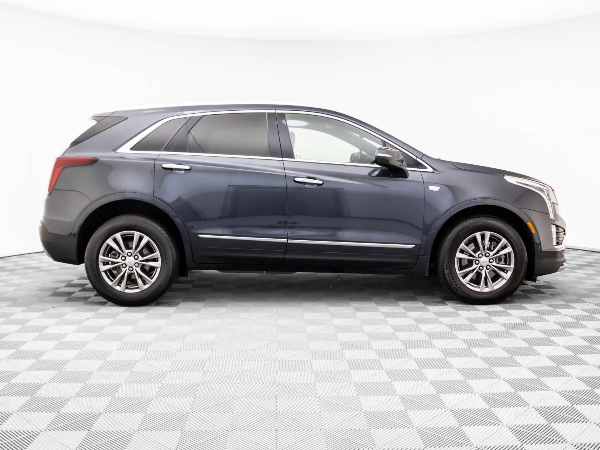 Certified 2022 Cadillac XT5 Premium Luxury image 7