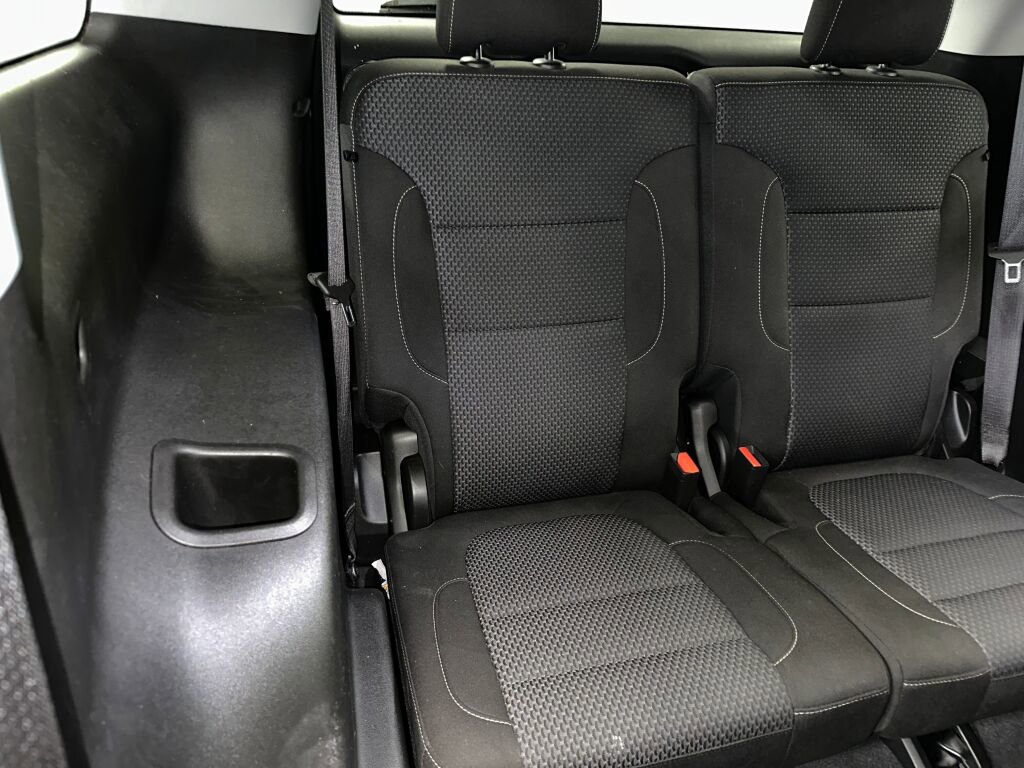 Certified 2022 GMC Acadia SLE w/ Driver Convenience Package image 32