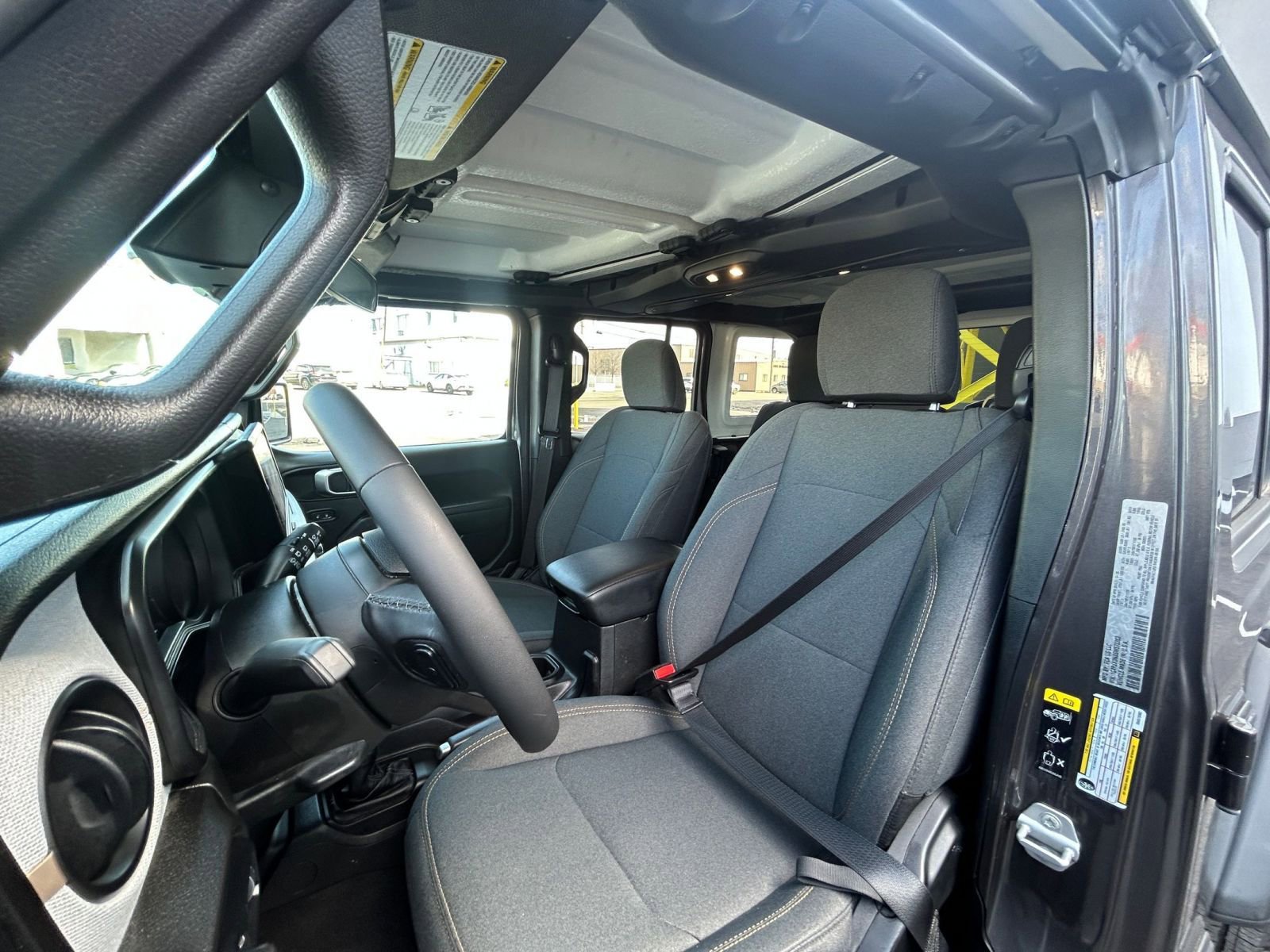 Used 2025 Jeep Wrangler Sport S image 36