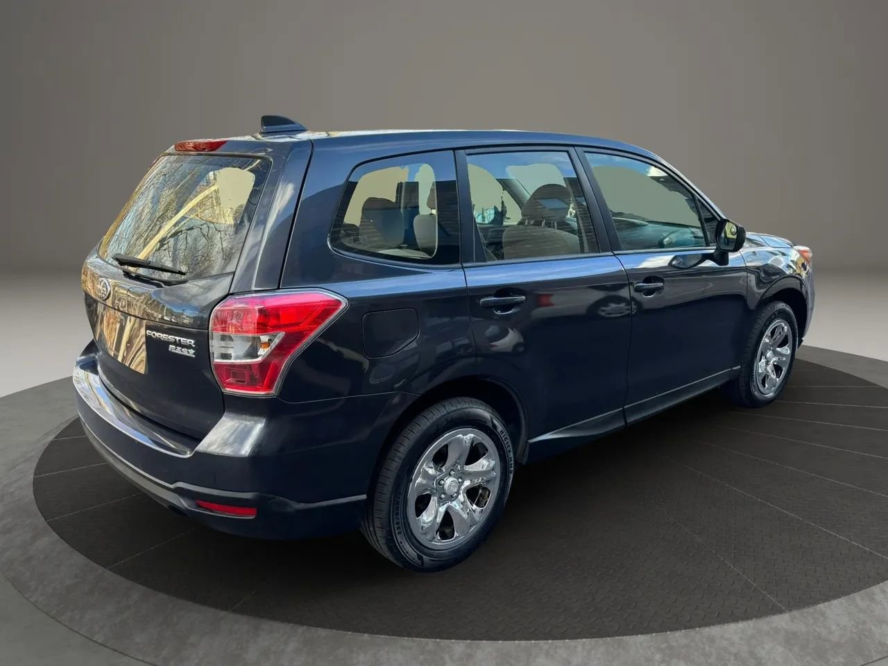 Used 2016 Subaru Forester 2.5i AWD/4WD image 14