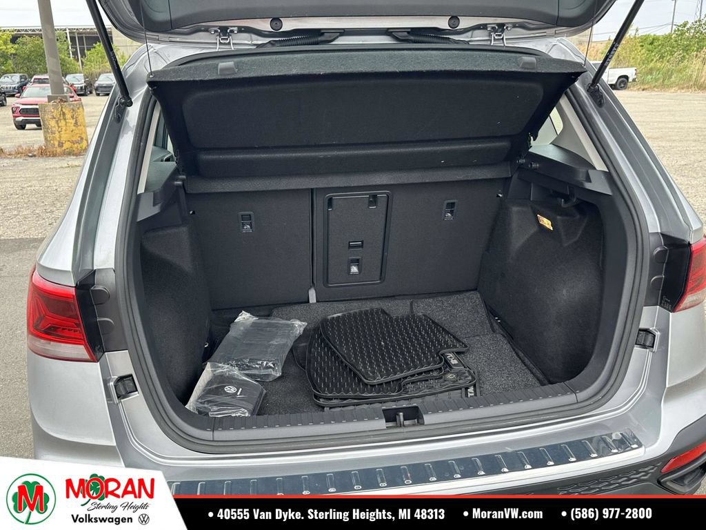 Certified 2023 Volkswagen Taos S w/ Driver Assistance Package FWD image 9