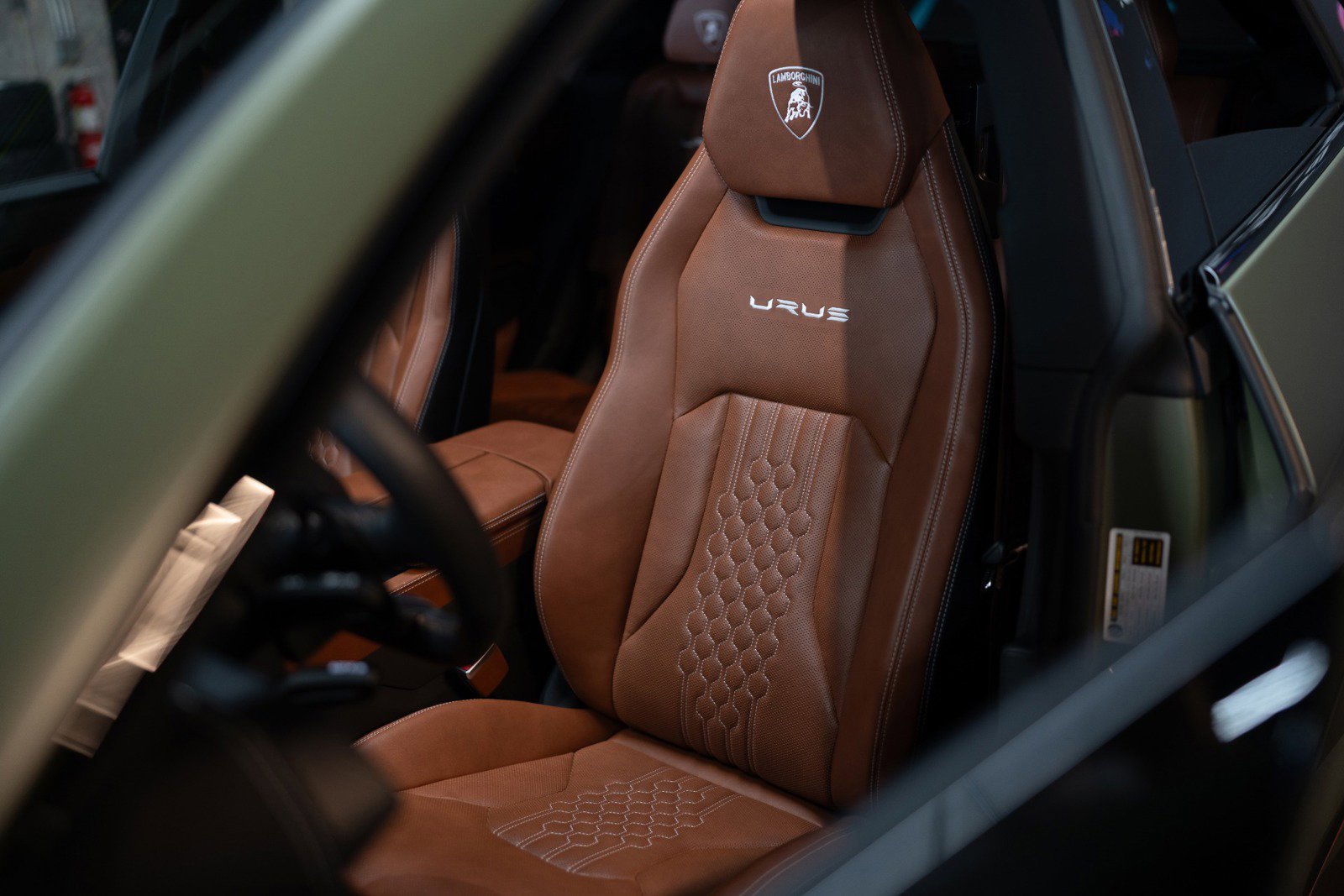 Used 2023 Lamborghini Urus S image 6