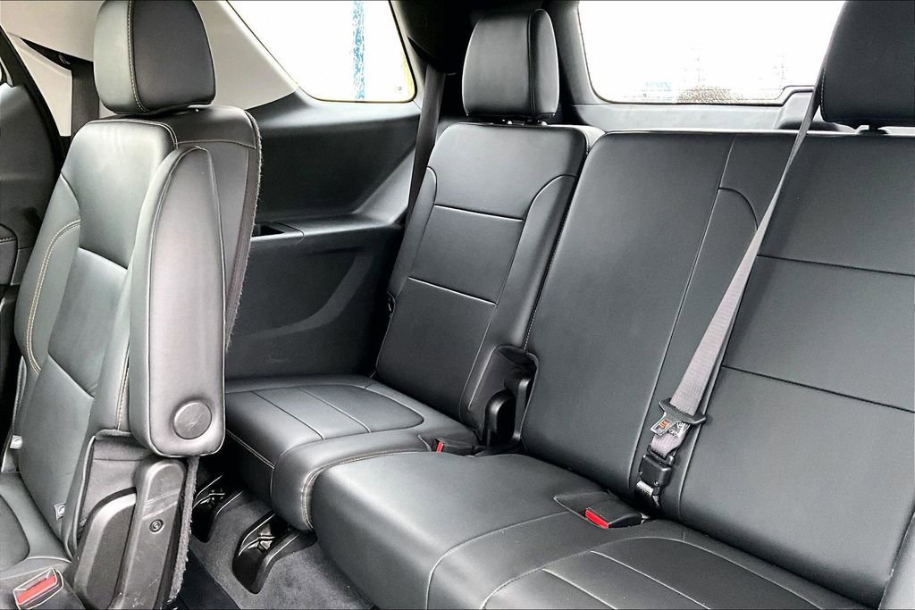 Used 2021 Chevrolet Traverse LT w/ LT Premium Package image 35