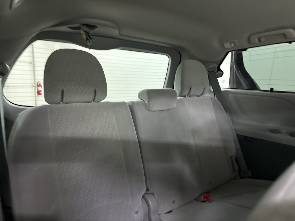 Used 2019 Toyota Sienna LE image 22
