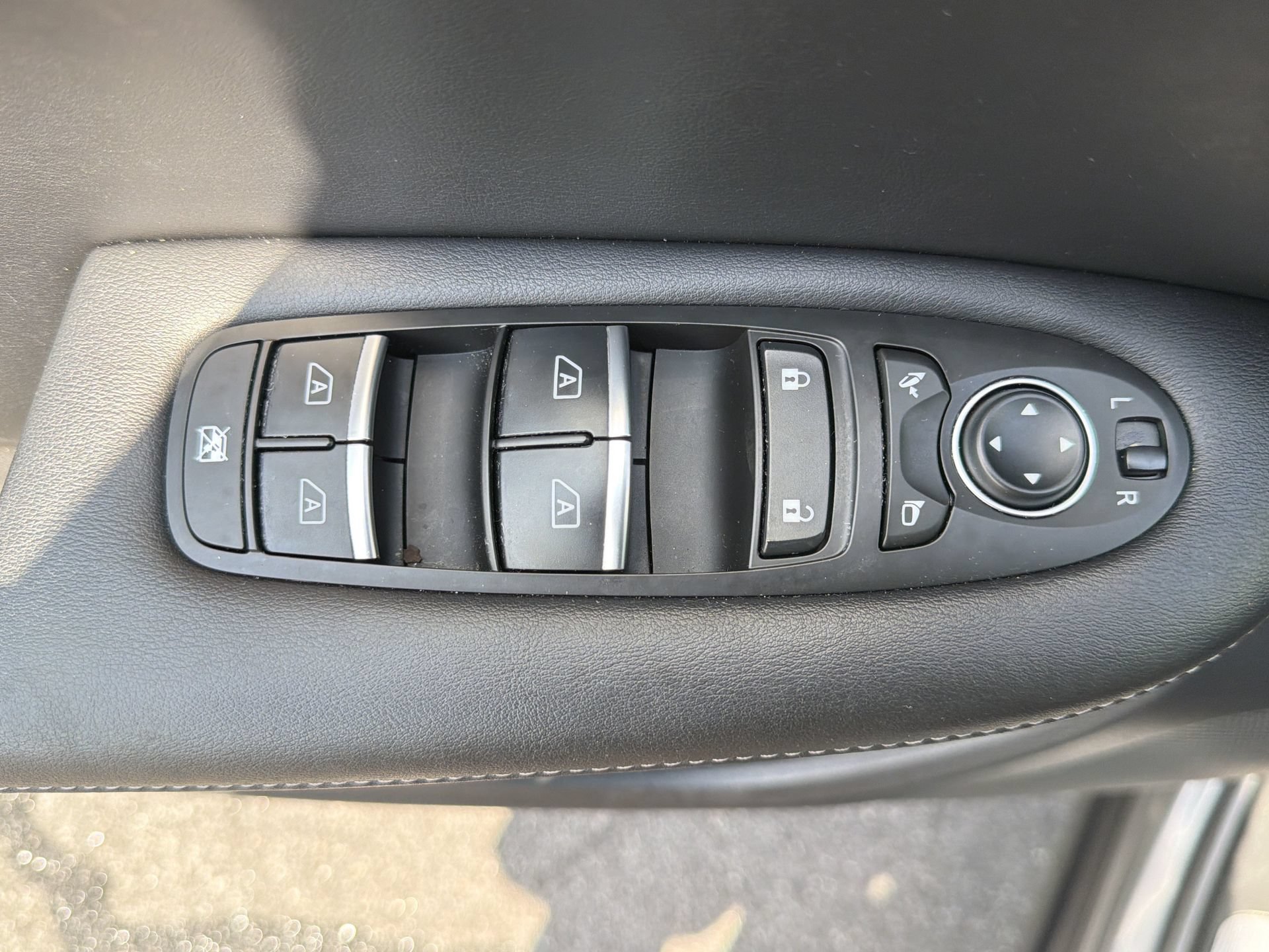 Used 2023 INFINITI QX55 Luxe w/ Cargo Package AWD/4WD image 18